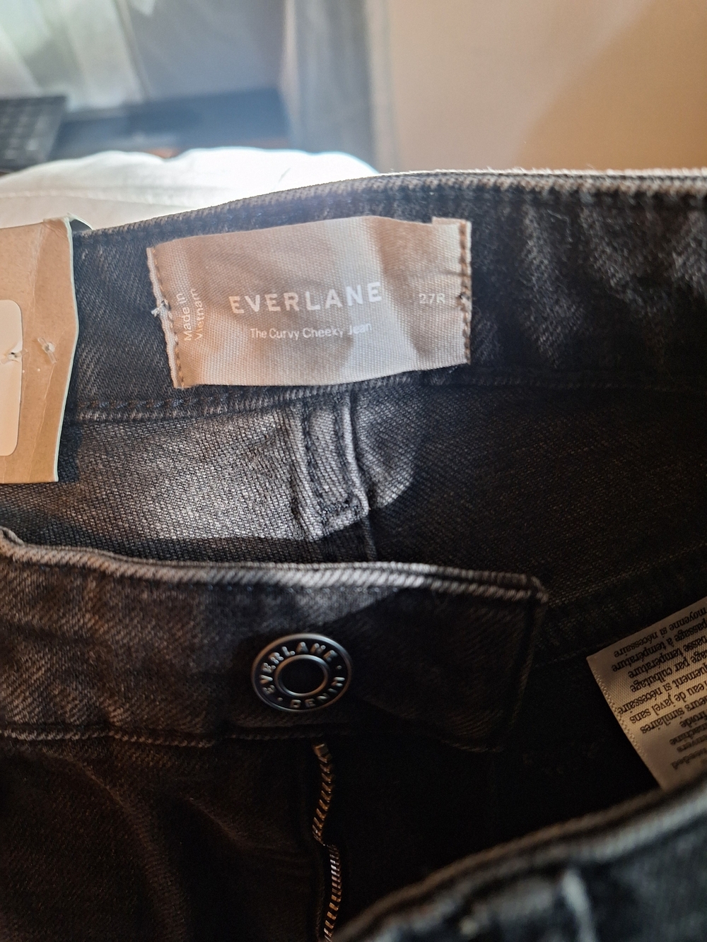 Everlane Women’s The Curvy Cheeky Jean Black 27R